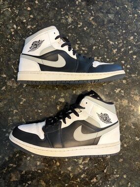 🔥🔥Air Jordan 1 Mid White Shadow Black Grey Size 10.5 🔥🔥
